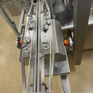 Groninger SMB 18005 Spritzenmontagemasch... 9