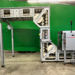 Cremer TQF-4100 system zliczania produktów z podnośnikiem kubełkowym do zasilania maszyn pakujących (np. VFFS itp.)
