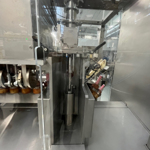 IWK TFS80-1/TZ204 tube filling line for ... 17